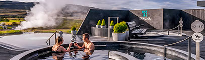Baños termales de Krauma  en la Vuelta a Islandia en grupo de 8 días