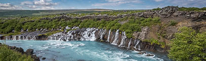 Cascada de Barnafoss en la Vuelta Auroras de Islandia en grupo de 8 días